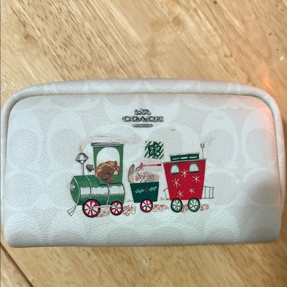 Coach Cream cosmetic case with Festive Train Design - Picture 1 of 1